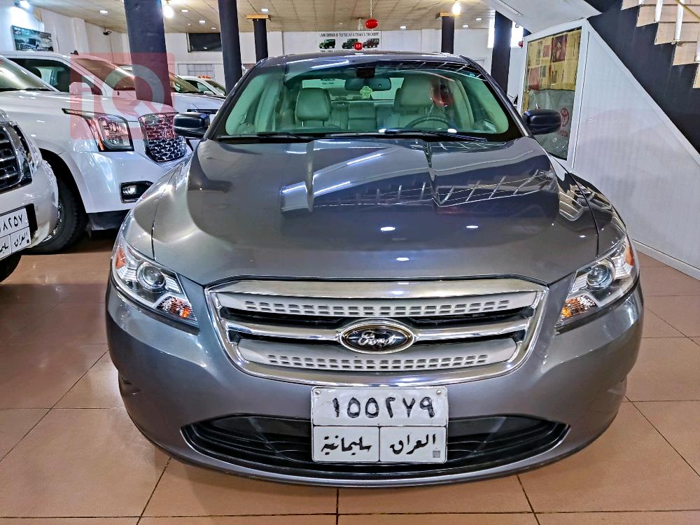 Ford Taurus